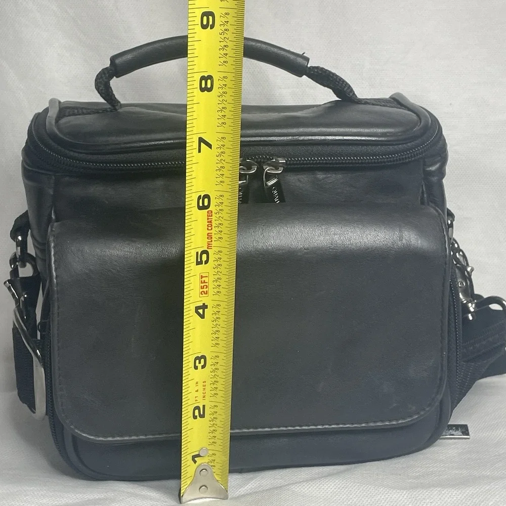 Quantaray Camera Bag Soft Adjustable Multiple Zipper Compartments Shoulder Strap
